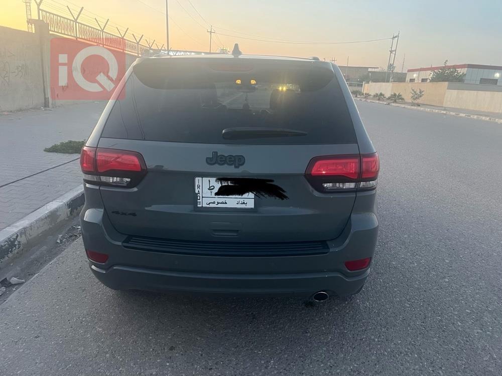 جیپ گراند شیرۆکی